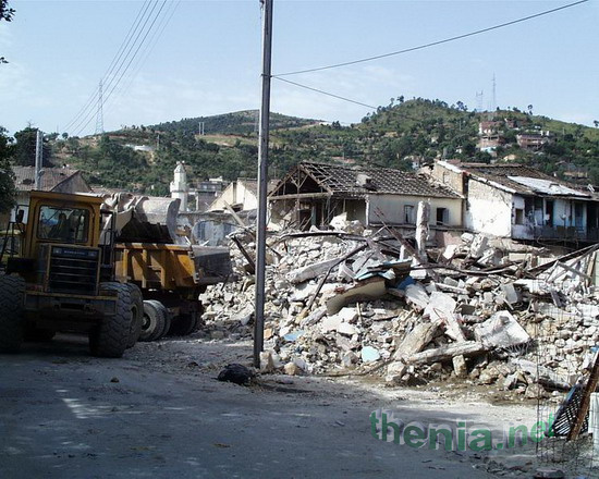 Demolition_seisme09.jpg