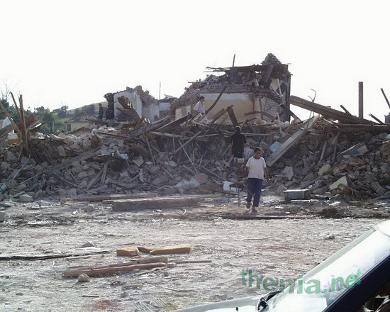 Demolition_seisme16.jpg